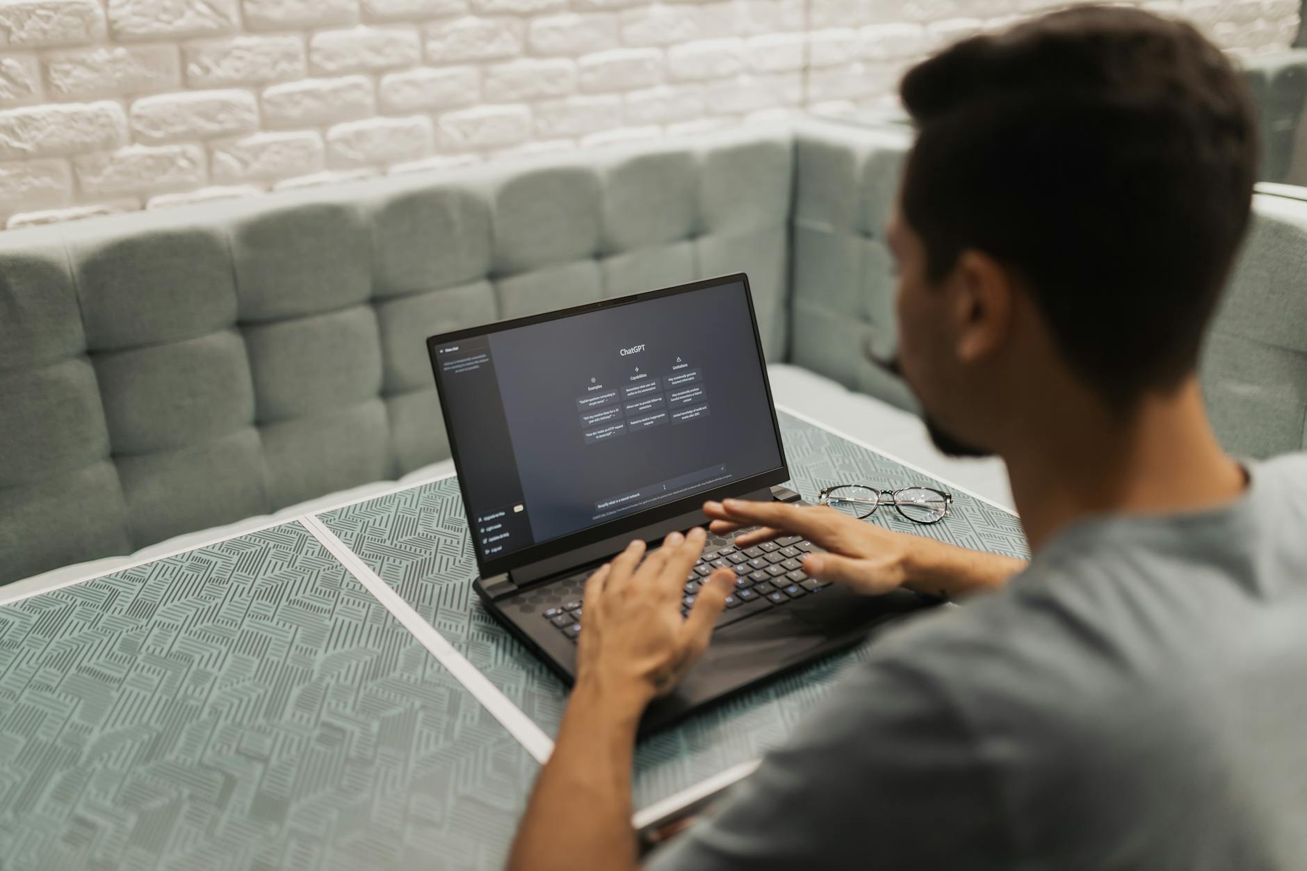 5 Formas de Ganar Dinero con Inteligencia Artificial desde Casa